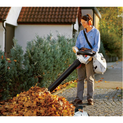 Фото 1- Електричний всмоктуючий подрібнювач STIHL SHE 81