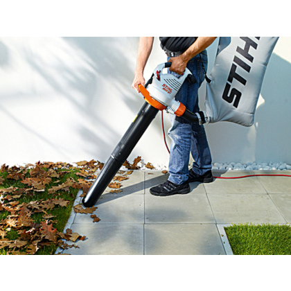 Фото 1- Електричний всмоктуючий подрібнювач STIHL SHE 81