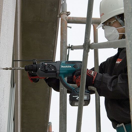 Фото 1- Акумуляторний перфоратор Makita DHR 202 RFJ